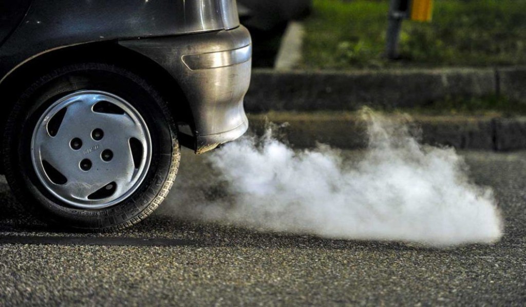 Hoy no circula aplicará para todos los coches por coronavirus.