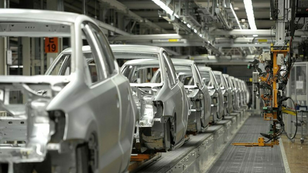 Estados Unidos quiere reactivar cuento antes sus sector automotriz