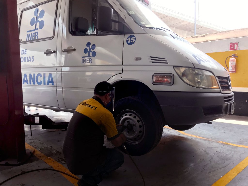 INER recibe donación de Continental para ambulancias que ayudan en la lucha de COVID-19