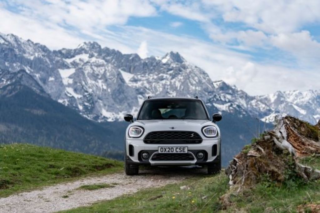 Mini Cooper Countryman y sus nuevas configuraciones a diésel, gasolina e híbridas.