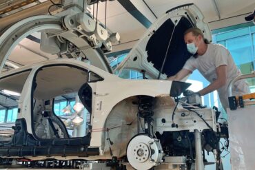 Volkswagen aumenta producción en julio