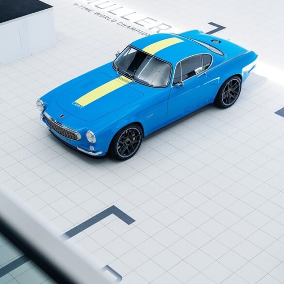 VOlvo P1800 Cyan Racing