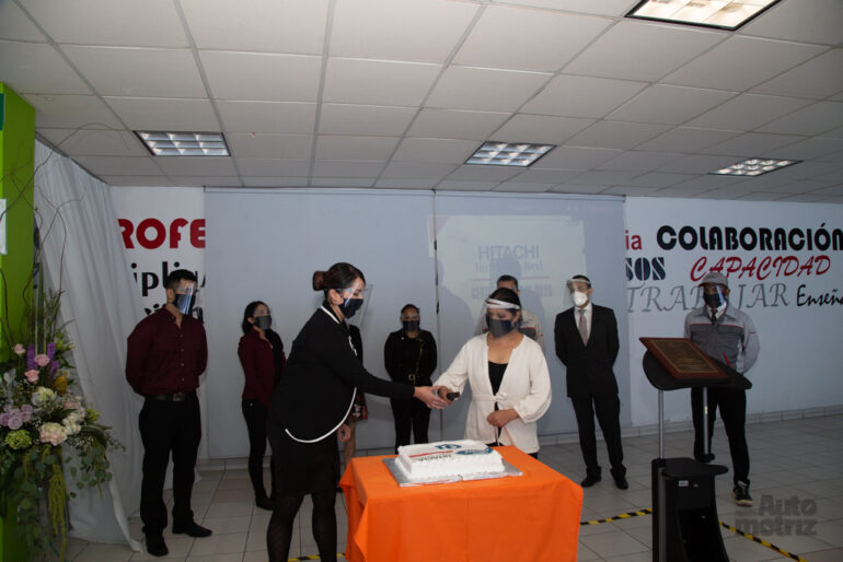 Hitachi recibe certificación Q1 de Ford