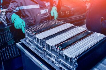China domina el mercado de baterías para autos eléctricos