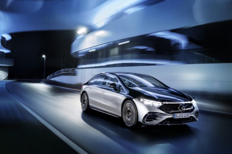 Mercedes-Benz presenta EQS el sedán de lujo que redefine la historia