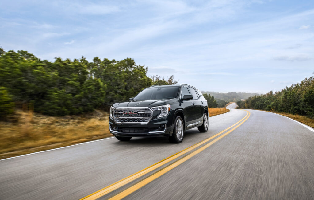 GMC Terrain Denali 2022.