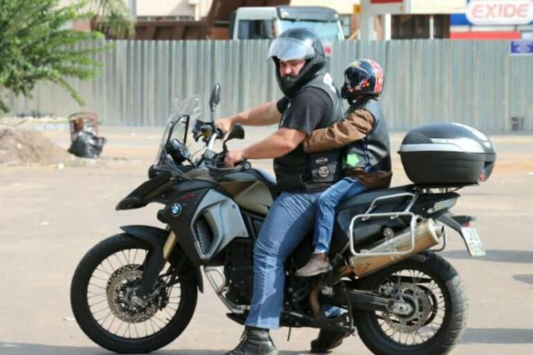 Iniciativa de seguridad para menores en moto - Alianza Automotriz