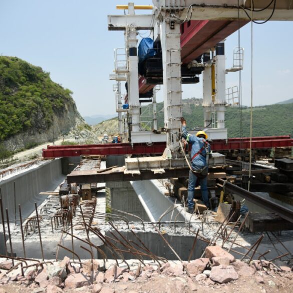 Constrrucción carretera federal