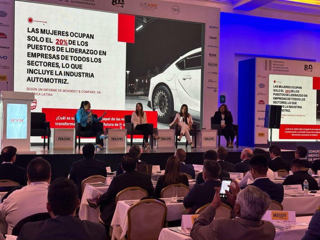 Mujeres en la industria automotriz