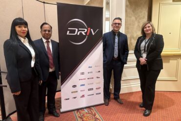 Chintan Sopariwala, Presidente de DRiV; Verónica Martínez Zanatta, VP para México y Latinoamérica, y Jenna Boone, VP de DRiV Estados Unidos y Canadá.