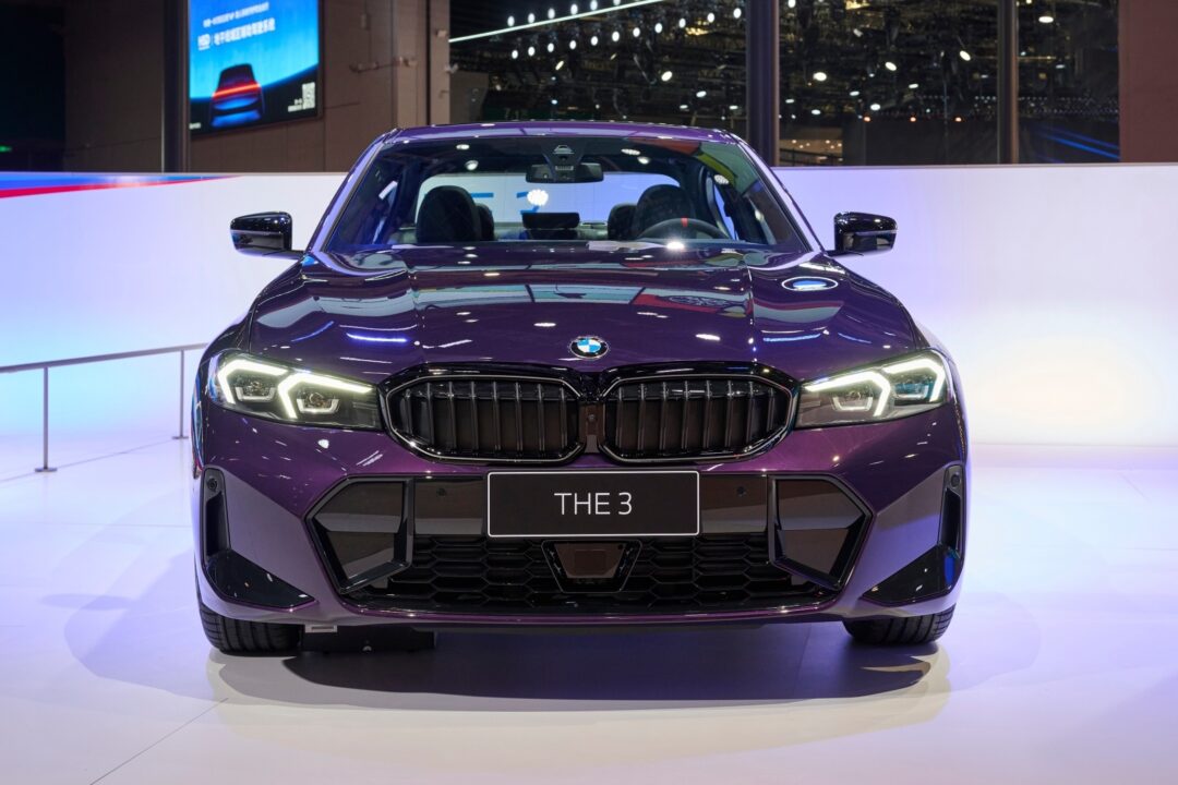 P90596388_lowRes_bmw-3-series-edition
