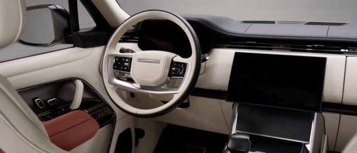 Range Rover SV Bespoke Santuario Edition b