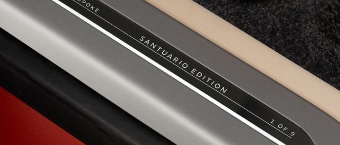 Range Rover SV Bespoke Santuario Edition c