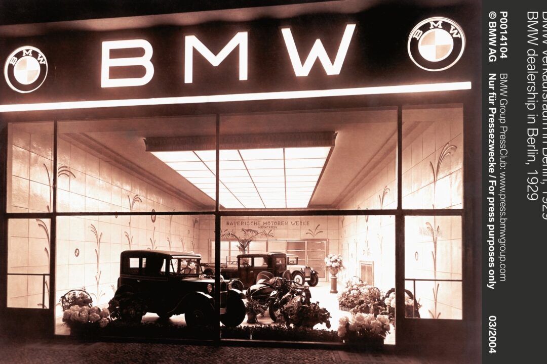 P90094334_lowRes_bmw-begins-automotiv