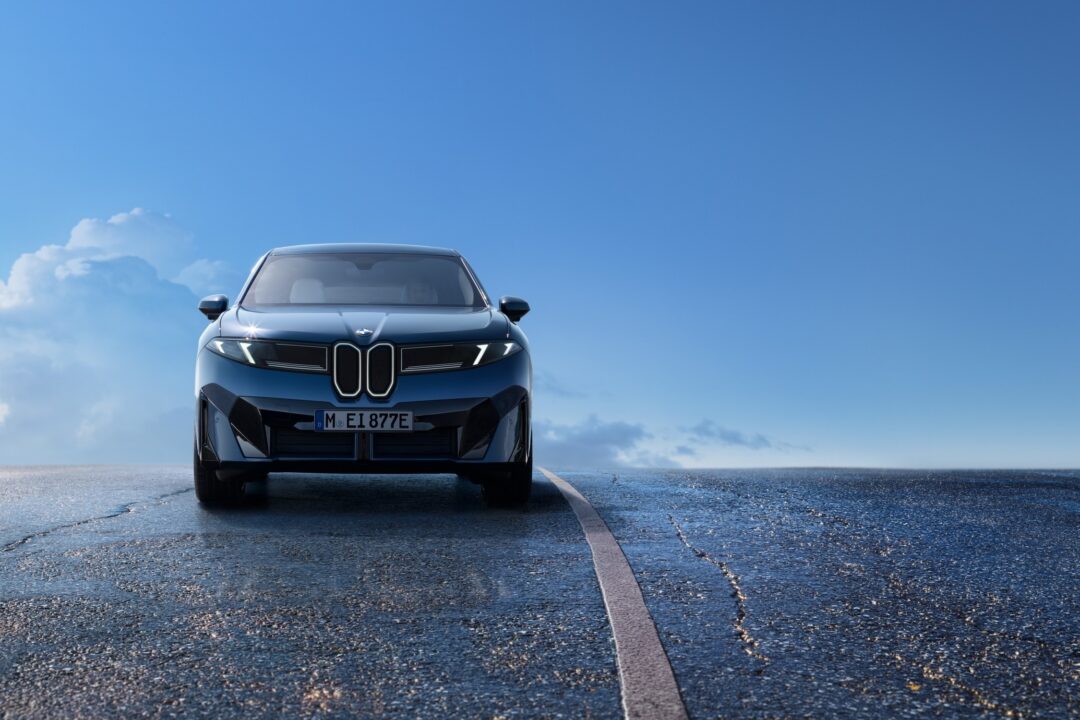 P90615623_lowRes_the-new-bmw-ix3-50-x